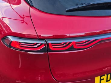 ALFA ROMEO CERTIFIED Alfa Romeo Tonale 1.3 Vgt 15.5kwh Tributo Italiano Auto Q4 Awd Euro Used Car - Suv Plug-in Hybrid Red - Leicester - 639373_5