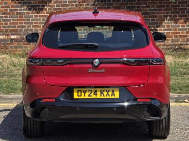 ALFA ROMEO CERTIFIED Alfa Romeo Tonale 1.5 Vgt Mhev Sprint Dct Euro 6 5dr Used Car - Suv Hybrid Red - Hemel Hempstead - 639945_5