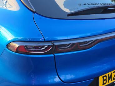 ALFA ROMEO CERTIFIED Alfa Romeo Tonale 1.5 Vgt Mhev Ti Dct Euro 6 5dr Used Car - Suv Hybrid Blue - Leicester - 642688_5