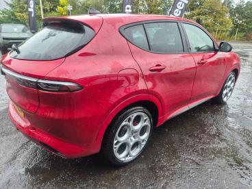 SPOTICAR Alfa Romeo Tonale 1.5 Vgt Mhev Tributo Italiano Dct Euro 6 5dr Used Car - Suv Hybrid Red - Forfar - 1200644449_5