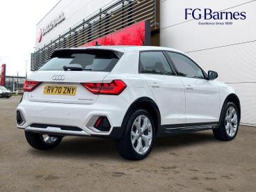 SPOTICAR Audi A1 1.0 Tfsi 30 Citycarver Euro 6 (s/s) 5dr Used Car - City Car Petrol White - Guildford - 1200545806_3