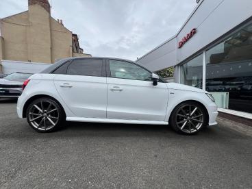 SPOTICAR Audi A1 1.4 Tfsi Black Edition Sportback S Tronic Euro 6 ( Used Car - City Car Petrol White - Malton - 1200604771_3