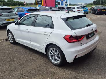SPOTICAR Audi A1 1.0 Tfsi 25 Sport Sportback Euro 6 (s/s) 5dr Used Car - City Car Petrol White - Boston - 1200606216_4