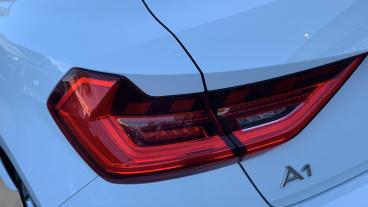 SPOTICAR Audi A1 1.0 Tfsi 30 S Line Sportback S Tronic Euro 6 (s/s) Used Car - City Car Petrol White - Walton On Thames - 1200643774_5