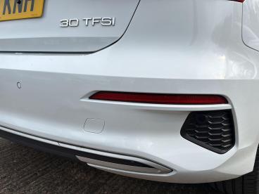 SPOTICAR Audi A3 1.0 Tfsi 30 Sport Sportback Euro 6 (s/s) 5dr Used Car - Saloon Petrol White - Letchworth - 1200585745_4