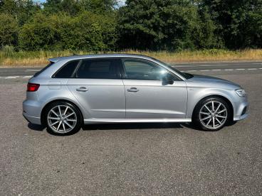 SPOTICAR Audi A3 1.5 Tfsi Cod 35 Black Edition Sportback Euro 6 (s/ Used Car - Saloon Petrol Silver - Kidlington - 1200618885_4