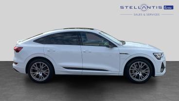 SPOTICAR Audi E-tron 55 Launch Edition Sportback Auto Quattro 5dr 95kwh Used Car - Suv Electric White - Walton On Thames - 1200640910_2