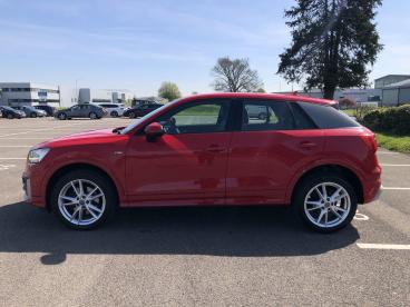 SPOTICAR Audi Q2 1.6 Tdi S Line Euro 6 (s/s) 5dr Used Car - Suv Diesel Red - Bridgend - 1200596969_4