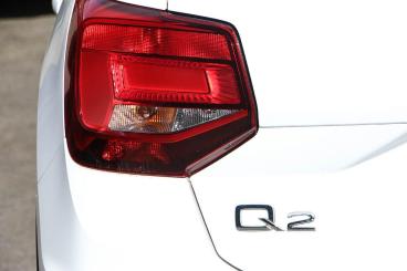 SPOTICAR Audi Q2 1.5 Tfsi Cod 35 Sport S Tronic Euro 6 (s/s) 5dr Used Car - Suv Petrol White - Lichfield - 1200599956_5