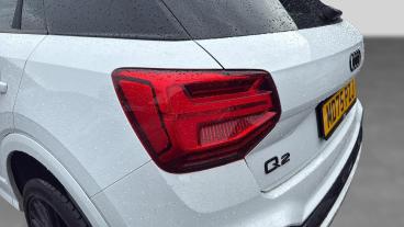 SPOTICAR Audi Q2 1.5 Tfsi Cod 35 Black Edition S Tronic Euro 6 (s/s Used Car - Suv Petrol White - Salford - 1200629956_5