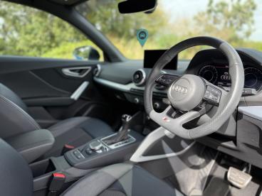 SPOTICAR Audi Q2 1.5 Tfsi Cod 35 Black Edition S Tronic Euro 6 (s/s Used Car - Suv Petrol White - Balsall Common - 1200636163_2