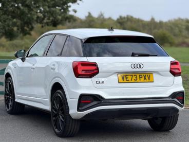 SPOTICAR Audi Q2 1.5 Tfsi Cod 35 Black Edition S Tronic Euro 6 (s/s Used Car - Suv Petrol White - Balsall Common - 1200636163_4
