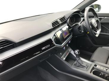 SPOTICAR Audi Q3 1.5 Tfsi Cod 35 Black Edition Sportback S Tronic E Used Car - Suv Petrol White - Bangor - 1200593894_5
