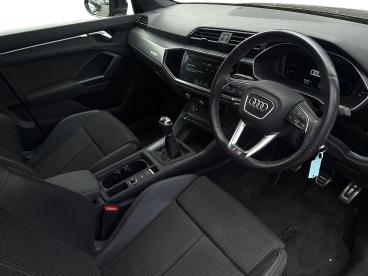 SPOTICAR Audi Q3 1.5 Tfsi Cod 35 S Line Euro 6 (s/s) 5dr Used Car - Suv Petrol Grey - Hereford - 1200614875_3