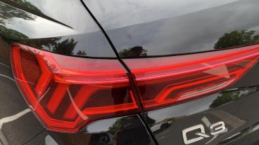 SPOTICAR Audi Q3 2.0 Tfsi 40 S Line S Tronic Quattro Euro 6 (s/s) 5 Used Car - Suv Petrol Black - Walton On Thames - 1200635431_5