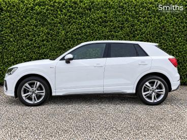 SPOTICAR Audi Q3 1.5 Tfsi Cod 35 S Line S Tronic Euro 6 (s/s) 5dr Used Car - Suv Petrol White - Peterborough - 1200644612_4