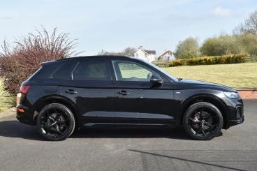 SPOTICAR Audi Q5 2.0 Tdi 40 S Line S Tronic Quattro Euro 6 (s/s) 5d Used Car - Suv Diesel Black - Ballymena County Antrim - 1200597527_2
