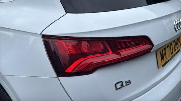 SPOTICAR Audi Q5 2.0 Tfsi 45 S Line S Tronic Quattro Euro 6 (s/s) 5 Used Car - Suv Petrol White - Salford - 1200609157_5