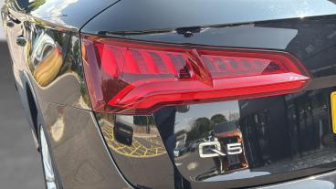 SPOTICAR Audi Q5 2.0 Tfsi S Line S Tronic Quattro Euro 6 (s/s) 5dr Used Car - Suv Petrol Black - Bristol - 1200619205_5