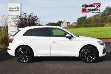 SPOTICAR Audi Q5 2.0 Tdi 40 S Line S Tronic Quattro Euro 6 (s/s) 5d Used Car - Suv Diesel White - Ballymena County Antrim - 1200640689_2