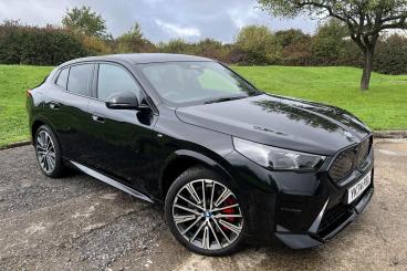 SPOTICAR Bmw Ix2 20 66.5kwh M Sport Auto Edrive 5dr (11kw Charger) Used Car - Suv Electric Black - Bridgend - 1200641780_1