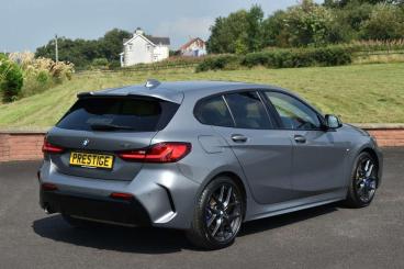 SPOTICAR Bmw 1 Series Serie 1 .5 118i M Sport (lcp) Dct Euro 6 (s/s) 5dr Used Car - Hatchback Petrol Grey - Ballymena County Antrim - 1200542196_3