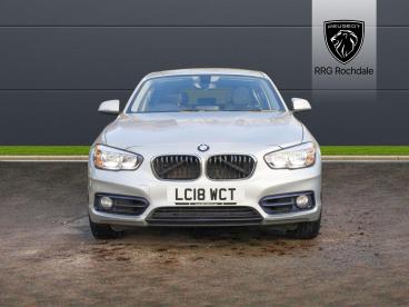 SPOTICAR Bmw 1 Series Serie 1 2.0 120i Sport Auto Euro 6 (s/s) 5dr Used Car - Hatchback Petrol Silver - Rochdale - 1200562361_2