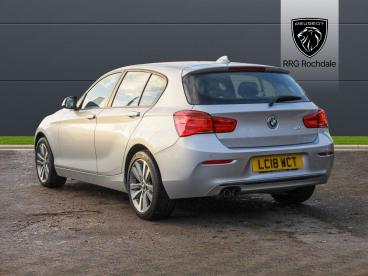 SPOTICAR Bmw 1 Series Serie 1 2.0 120i Sport Auto Euro 6 (s/s) 5dr Used Car - Hatchback Petrol Silver - Rochdale - 1200562361_3