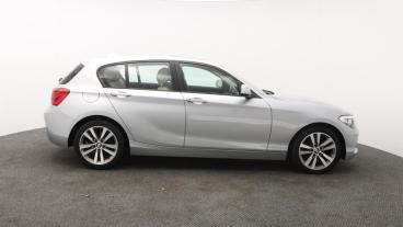 SPOTICAR Bmw 1 Series Serie 1 .5 118i Sport Auto Euro 6 (s/s) 5dr Used Car - Hatchback Petrol Silver - Truro - 1200563714_2