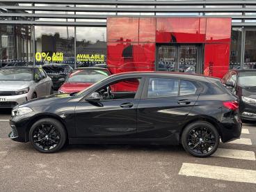 SPOTICAR Bmw 1 Series Serie 1 .5 118i Se (lcp) Dct Euro 6 (s/s) 5dr Used Car - Hatchback Petrol Black - Romford - 1200563932_2