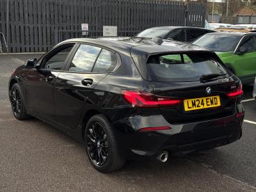 SPOTICAR Bmw 1 Series Serie 1 .5 118i Se (lcp) Dct Euro 6 (s/s) 5dr Used Car - Hatchback Petrol Black - Romford - 1200563932_3