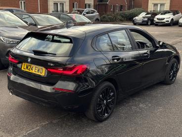 SPOTICAR Bmw 1 Series Serie 1 .5 118i Se (lcp) Dct Euro 6 (s/s) 5dr Used Car - Hatchback Petrol Black - Romford - 1200563932_5