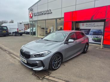 SPOTICAR Bmw 1 Series Serie 1 .5 118i M Sport (lcp) Dct Euro 6 (s/s) 5dr Used Car - Hatchback Petrol Grey - Boston - 1200573818_2