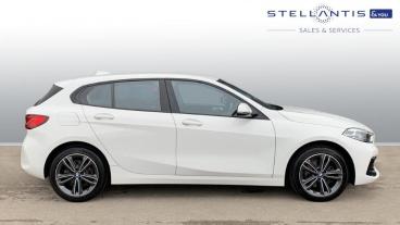 SPOTICAR Bmw 1 Series Serie 1 .5 118i Sport (lcp) Dct Euro 6 (s/s) 5dr Used Car - Hatchback Petrol White - Sheffield - 1200582661_2