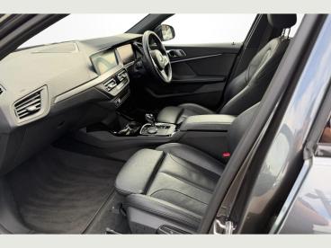 SPOTICAR Bmw 1 Series Serie 1 .5 118i M Sport (lcp) Dct Euro 6 (s/s) 5dr Used Car - Hatchback Petrol Grey - Eastbourne - 1200583317_2