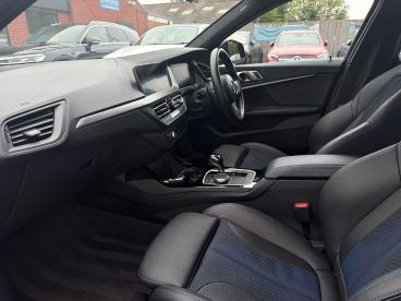 SPOTICAR Bmw 1 Series Serie 1 .5 118i M Sport (lcp) Dct Euro 6 (s/s) 5dr Used Car - Hatchback Petrol Black - Selby - 1200619212_2