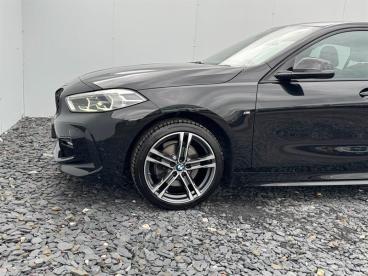 SPOTICAR Bmw 1 Series Serie 1 .5 118i M Sport (lcp) Dct Euro 6 (s/s) 5dr Used Car - Hatchback Petrol Black - Kingswinford - 1200625900_5