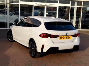 SPOTICAR Bmw 1 Series Serie 1 .5 120i Mht M Sport Dct Euro 6 (s/s) 5dr Used Car - Hatchback Hybrid White - Kings Lynn - 1200642104_4