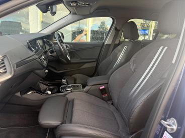SPOTICAR Bmw 1 Series Serie 1 .5 118i Sport (lcp) Dct Euro 6 (s/s) 5dr Used Car - Hatchback Petrol Blue - Boston - 1200644609_3