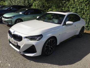 SPOTICAR Bmw 2 Series Serie 2 .0 220i M Sport Auto Euro 6 (s/s) 2dr Used Car - Coupe Petrol White - Colwyn Bay - 1200633397_3