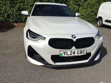 SPOTICAR Bmw 2 Series Serie 2 .0 220i M Sport Auto Euro 6 (s/s) 2dr Used Car - Coupe Petrol White - Colwyn Bay - 1200633397_5