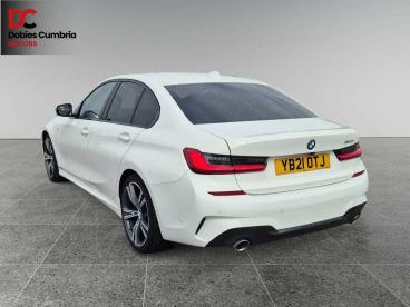 SPOTICAR Bmw 3 Series Serie 3 2.0 320i M Sport Auto Euro 6 (s/s) 4dr Used Car - Saloon Petrol White - Workington - 1200528574_5