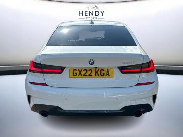 SPOTICAR Bmw 3 Series Serie 3 2.0 330i M Sport Auto Euro 6 (s/s) 4dr Used Car - Saloon Petrol White - Tonbridge - 1200597939_5
