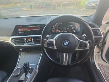 SPOTICAR Bmw 3 Series Serie 3 2.0 320i M Sport Auto Euro 6 (s/s) 4dr Used Car - Saloon Petrol White - Workington - 1200622521_3