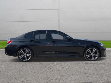 SPOTICAR Bmw 3 Series Serie 3 2.0 320i M Sport Auto Euro 6 (s/s) 4dr Used Car - Saloon Petrol Black - Selby - 1200623085_4