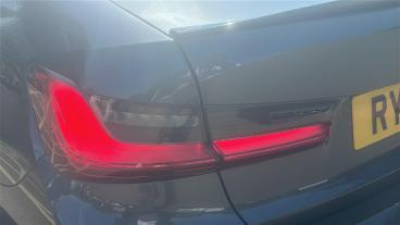 SPOTICAR Bmw 3 Series Serie 3 2.0 320d M Sport Auto Euro 6 (s/s) 4dr Used Car - Saloon Diesel Grey - Leicester - 1200623706_5
