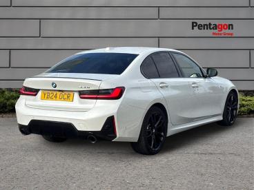 SPOTICAR Bmw 3 Series Serie 3 2.0 320i M Sport Auto Euro 6 (s/s) 4dr Used Car - Saloon Petrol White - Lincoln - 1200635009_4