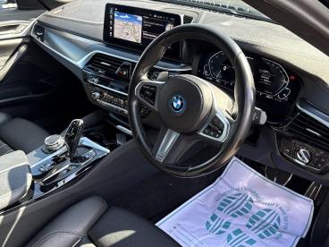 SPOTICAR Bmw 5 Series Serie 5 2.0 530e 12kwh M Sport Touring Steptronic Euro 6 ( Used Car - Estate Plug-in Hybrid Black - Bridgend - 1200517759_3
