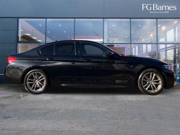 SPOTICAR Bmw 5 Series Serie 5 2.0 520d M Sport Auto Euro 6 (s/s) 4dr Used Car - Saloon Diesel Black - Guildford - 1200545810_2