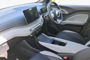 SPOTICAR Byd Dolphin 30kwh Active Auto 5dr Used Car - Saloon Electric Green - Telford - 1200539440_2